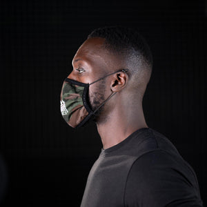 Hochwertige Facemask von Phantom Athletics im Green Camo Look, ideal für Kampfsporttraining. Strapazierfähiges Material bietet Schutz und ein angenehmes Tragegefühl.