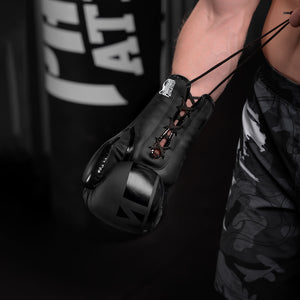 Die Phantom Boxhandschuhe APEX Laced. Mit Schnürung für Profi Training und Wettkampf. 