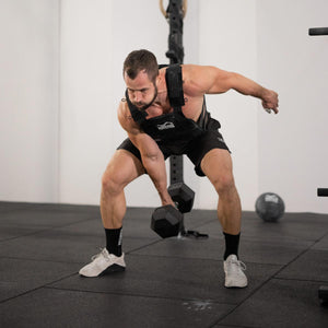 Flüssigkreide von Phantom Athletics, ideal für MMA, Kickboxen und Kraftsport. Bietet zuverlässigen Halt bei intensiven Trainingseinheiten und verhindert Abrutschen der Hände.