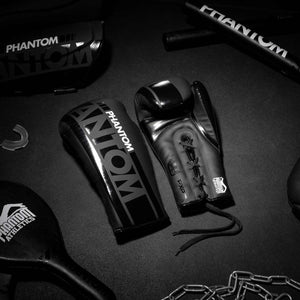 Die Phantom Boxhandschuhe APEX Laced. Mit Schnürung für Profi Training und Wettkampf. 