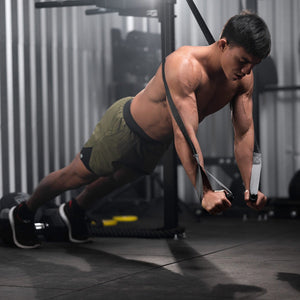 Ergonomisch gestaltetes Trainingsset mit hohem Tragekomfort für maximale Performance. Optimal geeignet für Kampfsportarten wie Grappling, Muay Thai und klassisches Boxen, um Technik und Ausdauer zu verbessern.