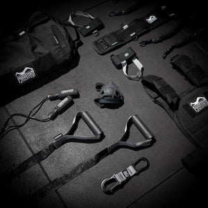 Komplettes Trainingsset für Kampfsportler, bestehend aus strapazierfähigen und langlebigen Materialien. Dieses Set bietet die ideale Grundlage für intensives Boxtraining, MMA-Kämpfe und Konditionsaufbau.