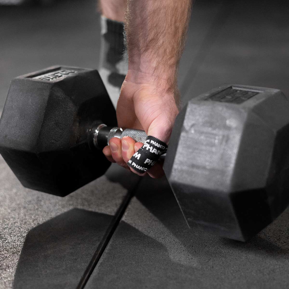 Das Phantom Pro Griptape eignet sich auch perfekt für Hook Grips im Crossfit. 