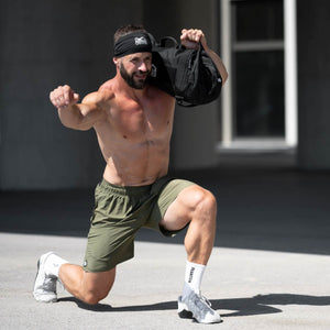 Vielseitiges Trainingsset mit langlebigen und robusten Materialien, das ideal für Kampfsportler ist. Perfekt für intensives Training in Kickboxen, Grappling und MMA, um Ausdauer und Kraft zu stärken.